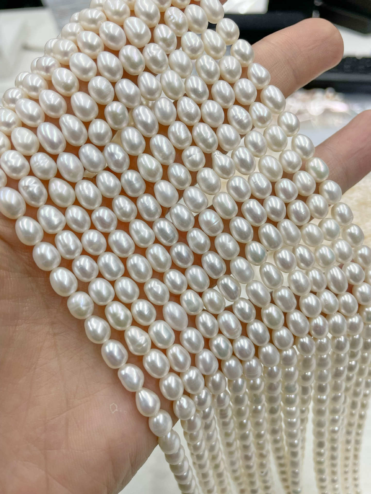 4A Grade Natural Freshwater Rice Pearl Beads, 3-6mm White Oval Loose Pearls Strand for DIY Jewelry Making, 39cm