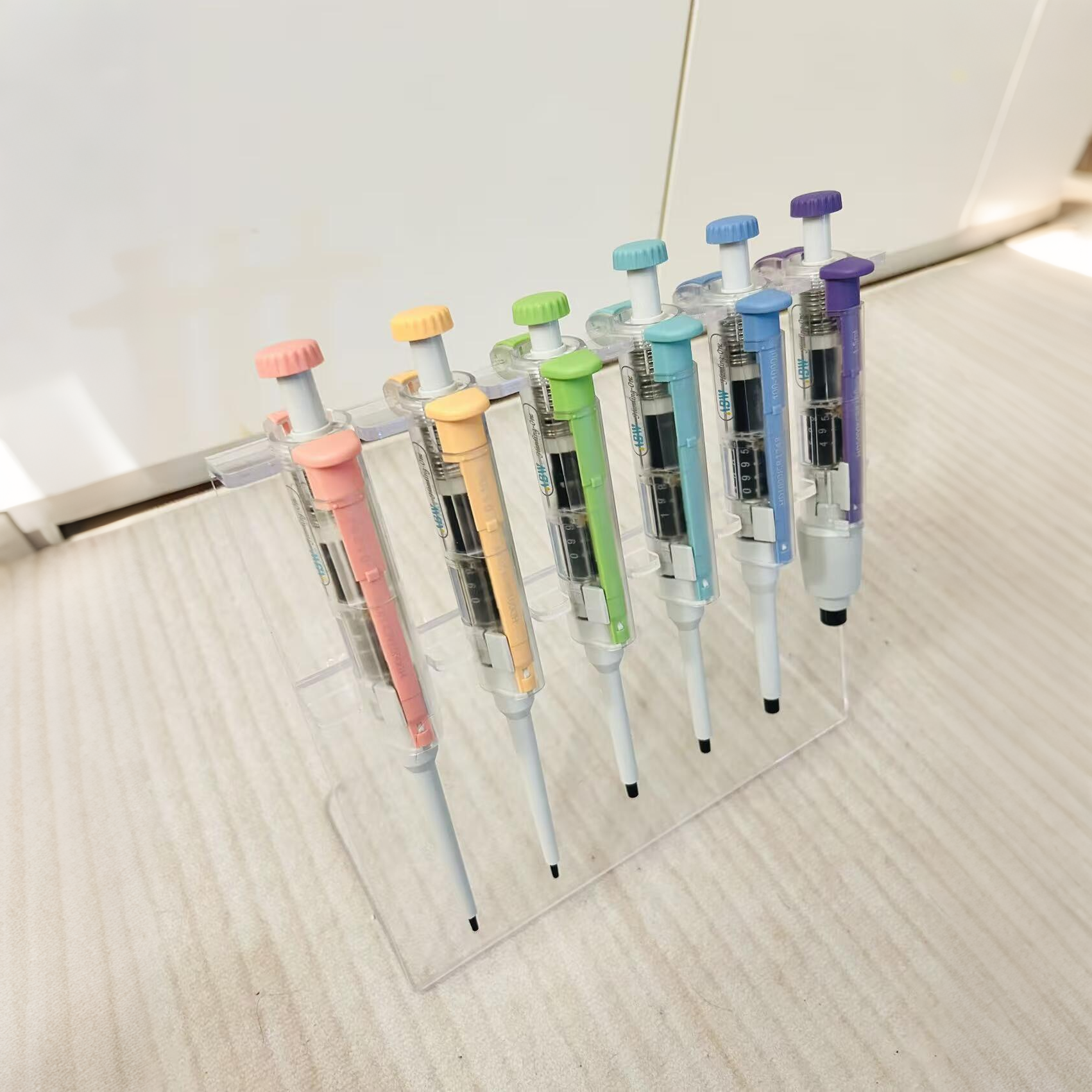 Colorful Transparent Single Channel Adjustable Micropipette, Semi-Autoclavable Manual Pipettor (Pre-Order)