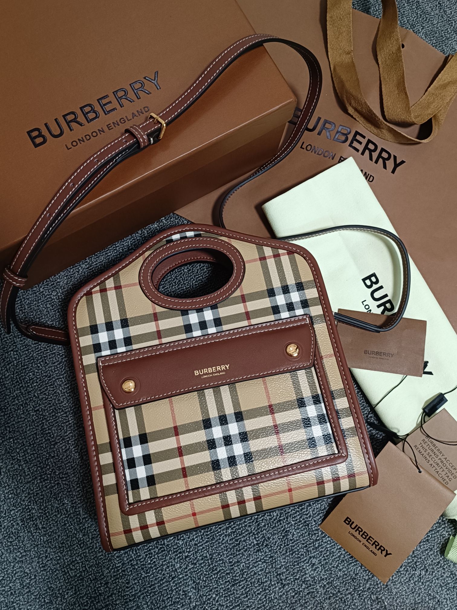 バーバリー「Burberry」バッグ レディース おしゃれ ショルダーバッグ