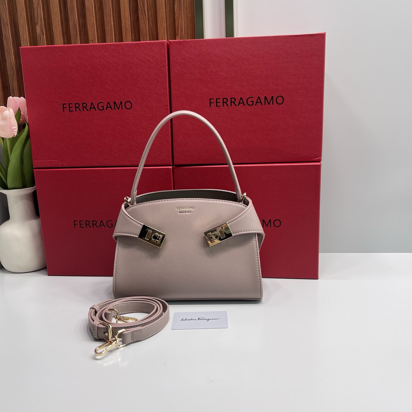 フェラガモ「Ferragamo」バッグ レディース おしゃれ ショルダーバッグ