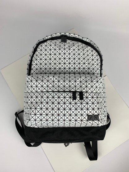 イッセイミヤケ「Issey Miyake」バッグ おしゃれなメンズリュックサック