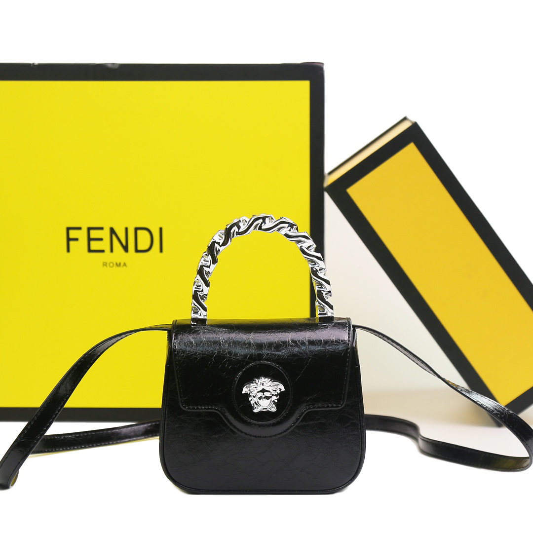 フェンディ「Fendi」バッグ ハンドバッグ