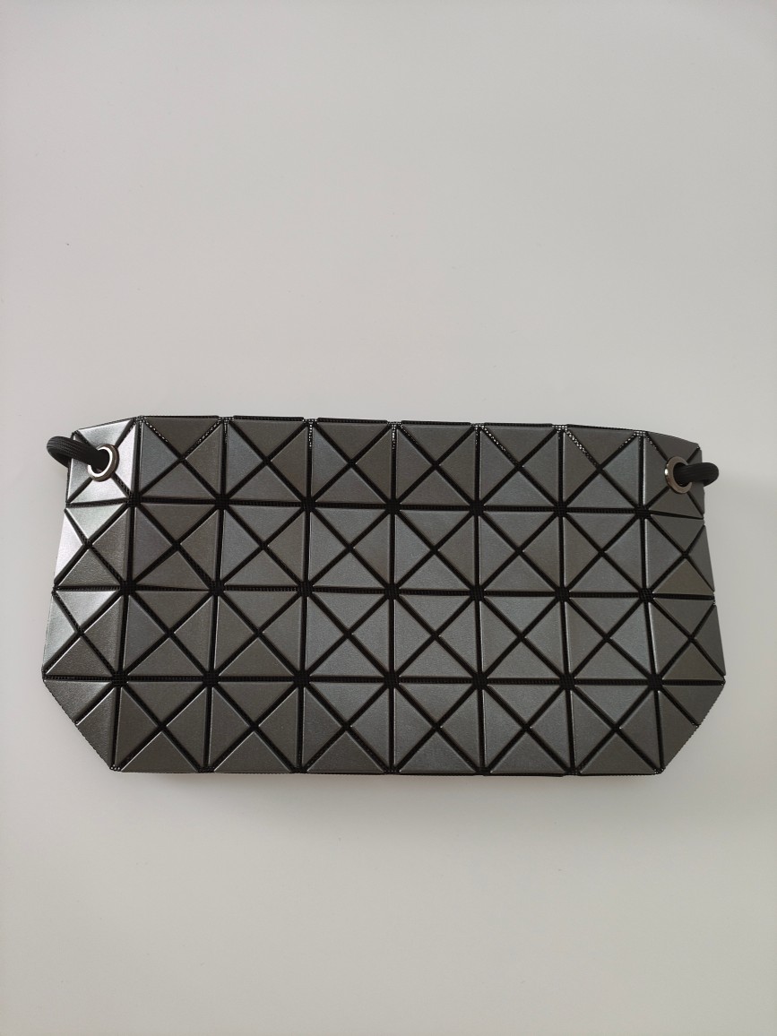 イッセイミヤケ「Issey Miyake」バッグ レディース おしゃれ ショルダーバッグ