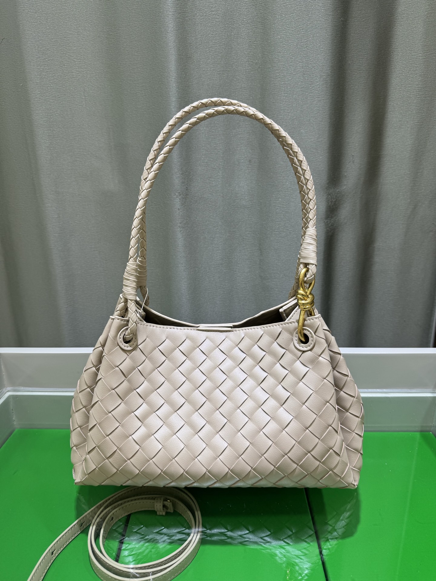 ボッテガ ヴェネタ「Bottega Veneta」バッグ レディース おしゃれ ショルダーバッグ