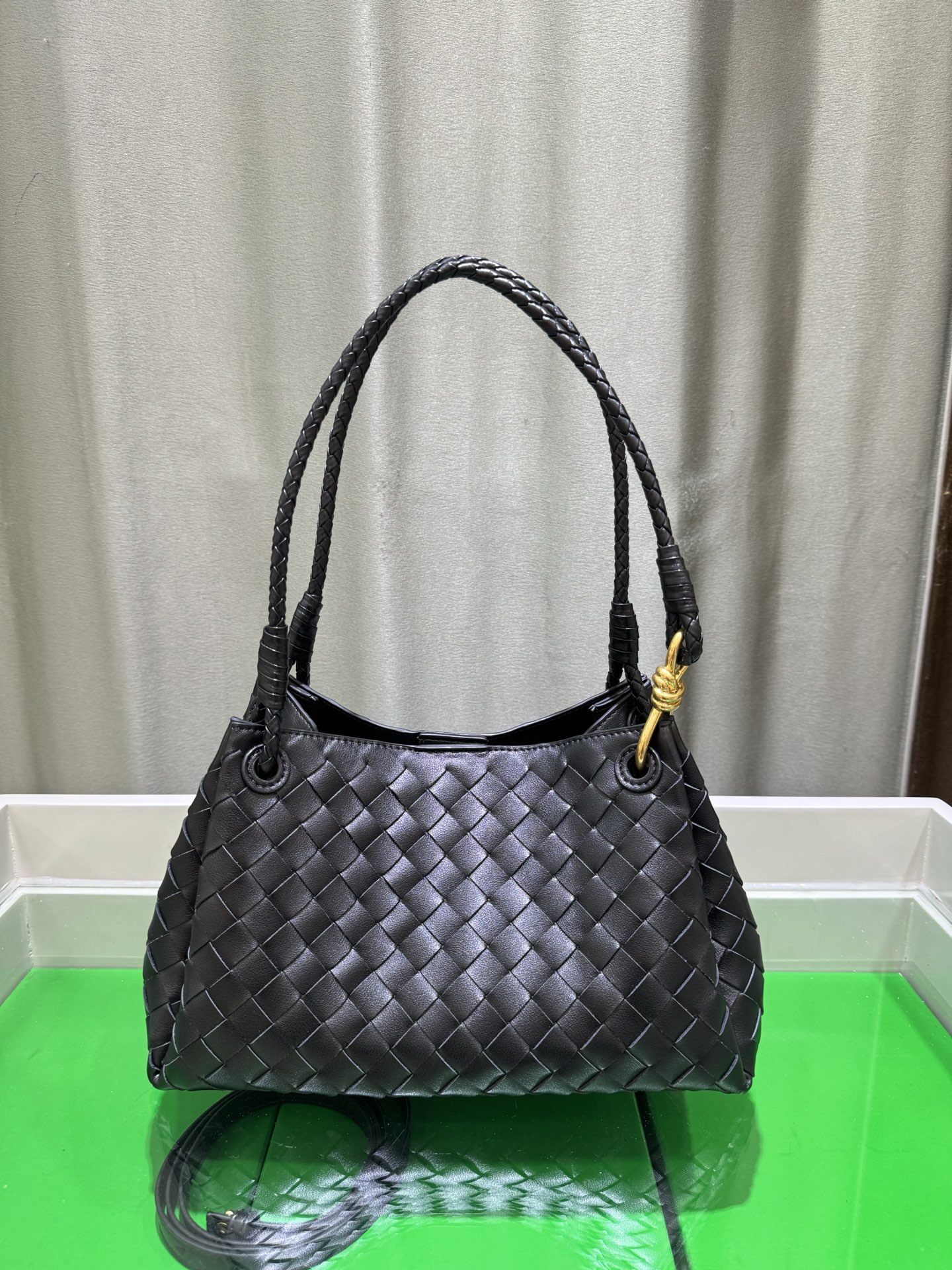 ボッテガ ヴェネタ「Bottega Veneta」バッグ レディース おしゃれ ショルダーバッグ