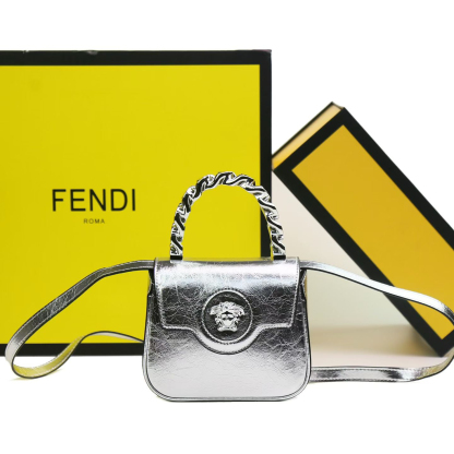 フェンディ「Fendi」バッグ ハンドバッグ