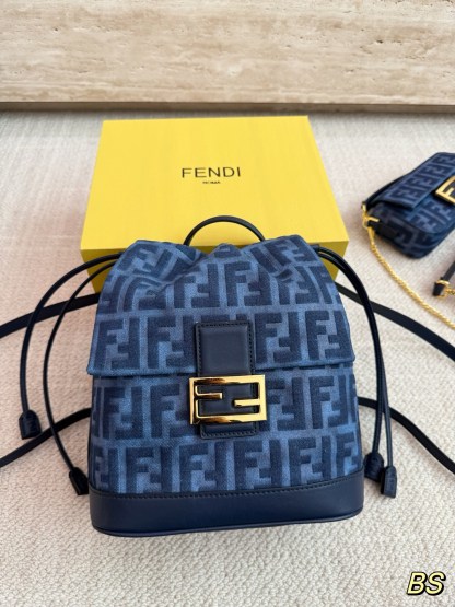 フェンディ「Fendi」バッグ リュック
