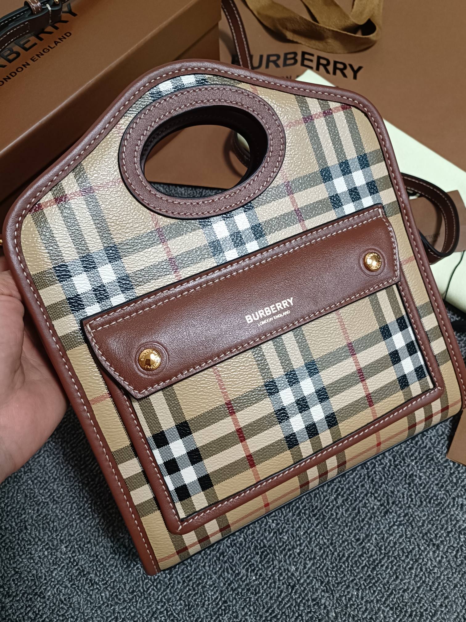 バーバリー「Burberry」バッグ レディース おしゃれ ショルダーバッグ