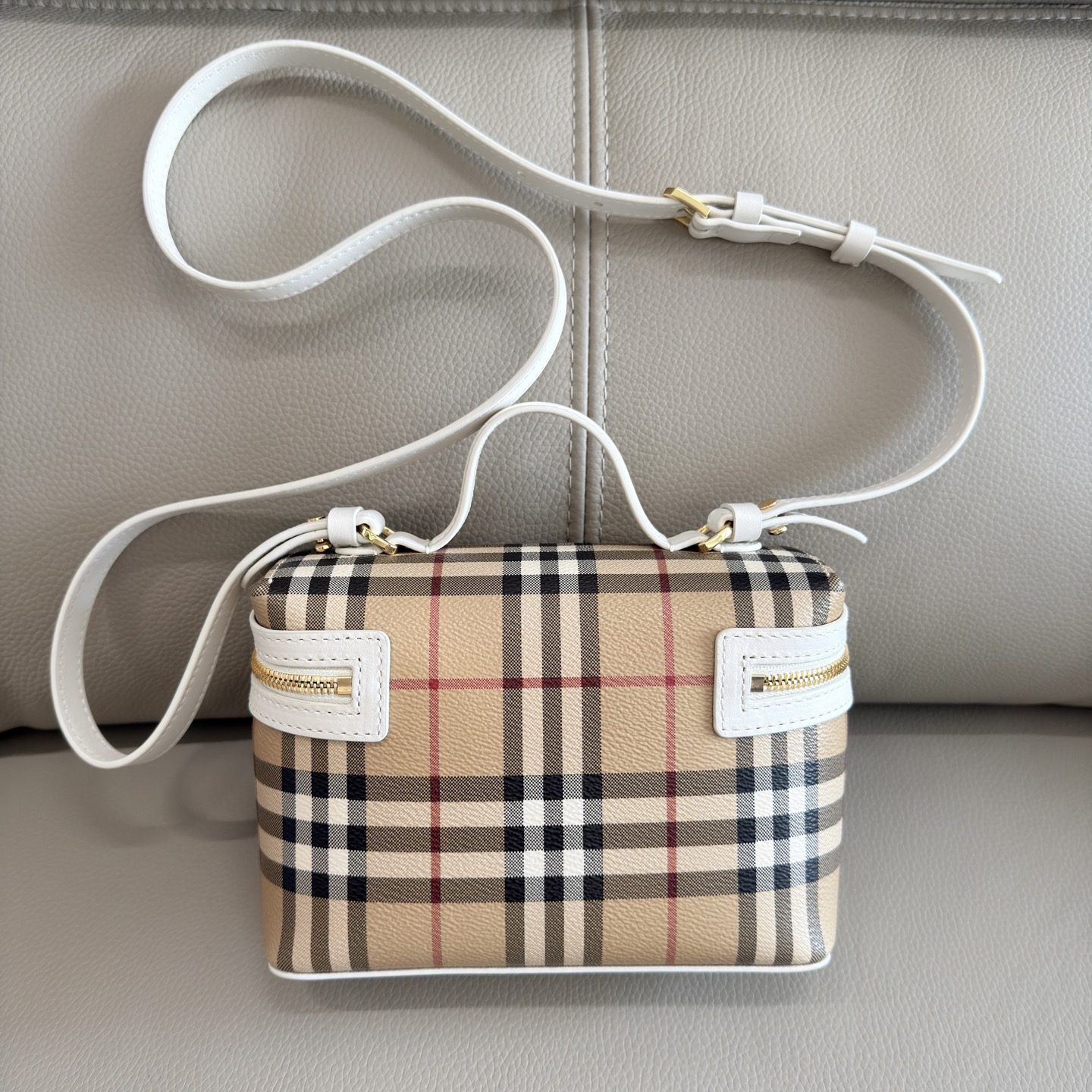 バーバリー「Burberry」バッグ レディース おしゃれ ショルダーバッグ