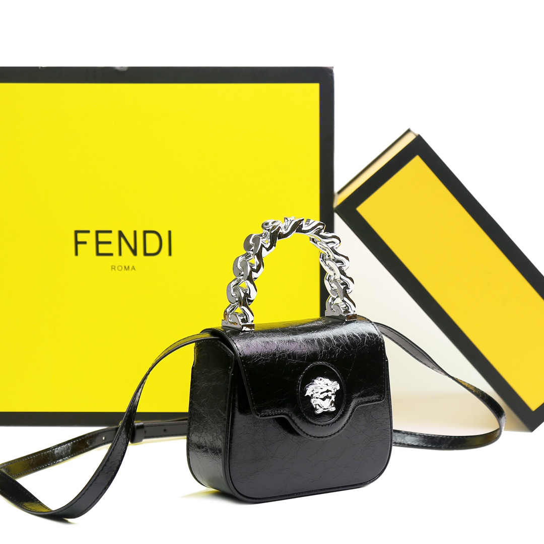 フェンディ「Fendi」バッグ ハンドバッグ