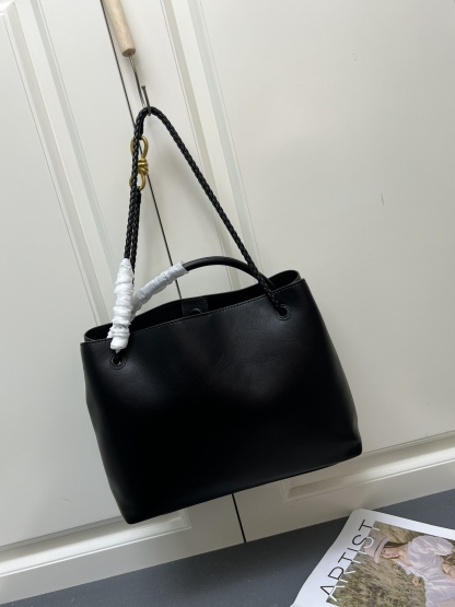 ボッテガ ヴェネタ「Bottega Veneta」バッグ レディース おしゃれ ショルダーバッグ