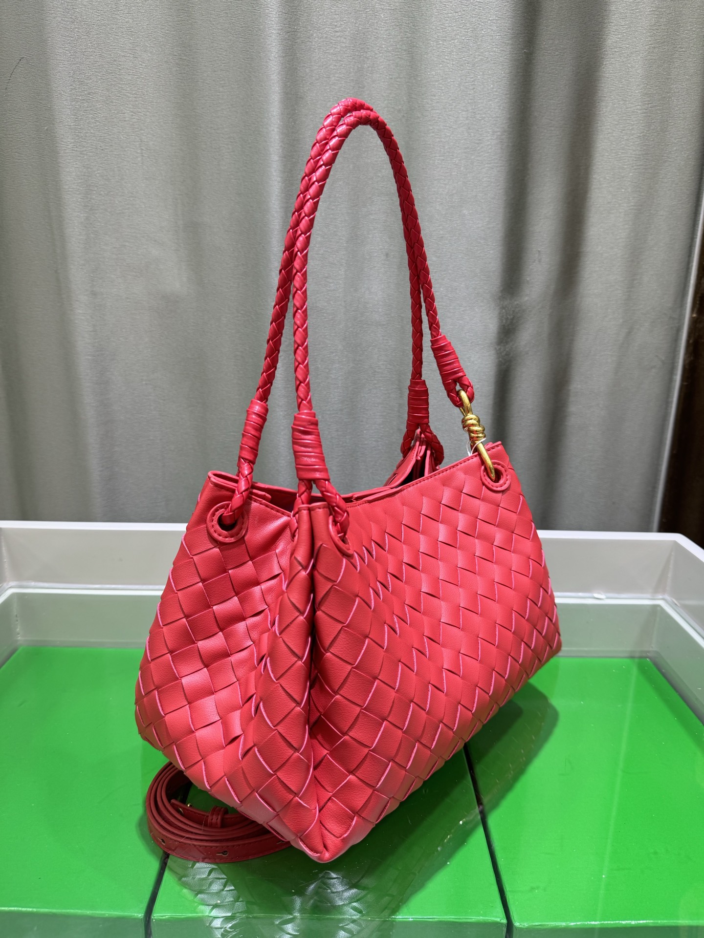 ボッテガ ヴェネタ「Bottega Veneta」バッグ レディース おしゃれ ショルダーバッグ