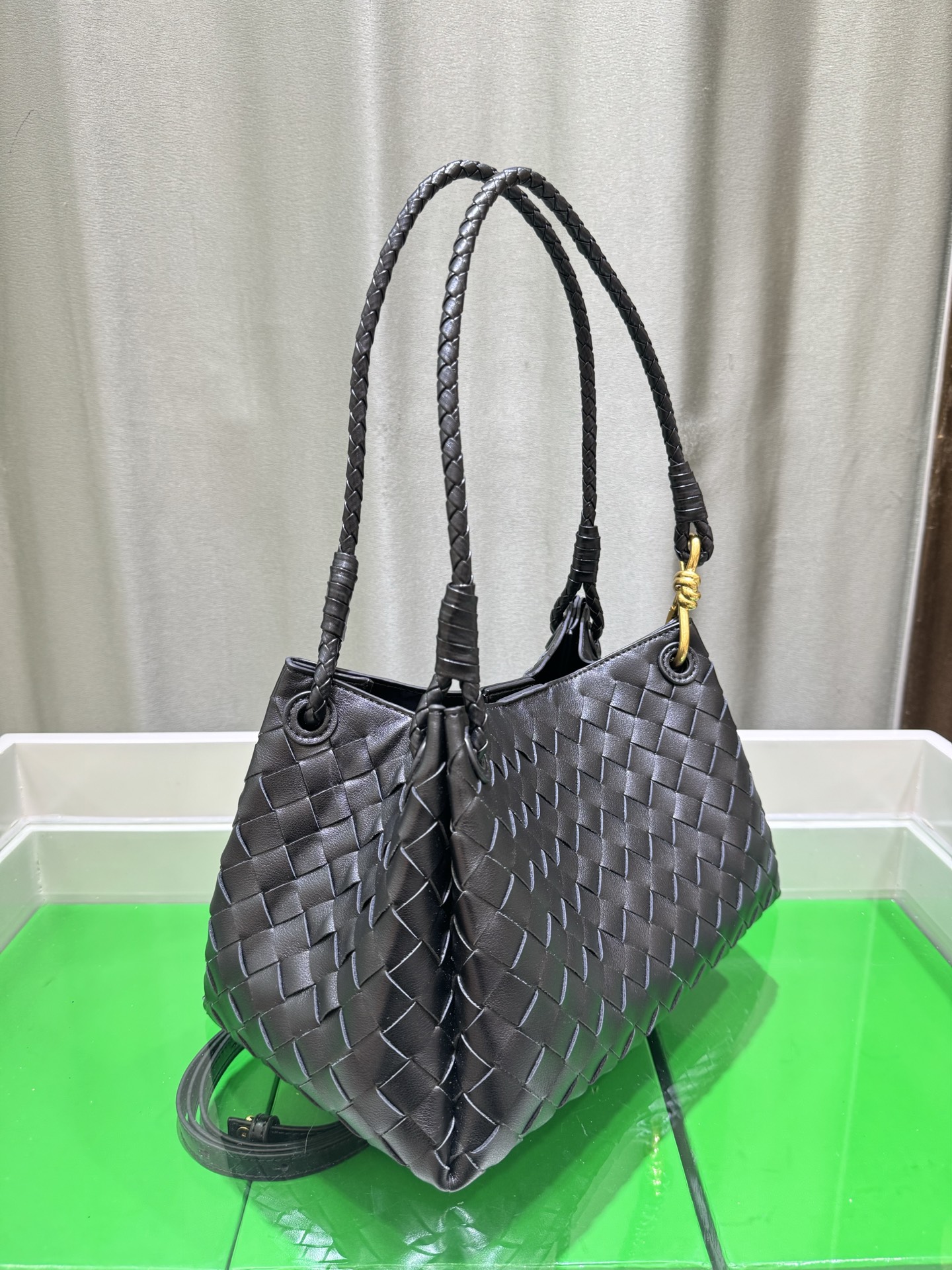 ボッテガ ヴェネタ「Bottega Veneta」バッグ レディース おしゃれ ショルダーバッグ