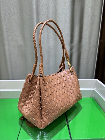 ボッテガ ヴェネタ「Bottega Veneta」バッグ レディース おしゃれ ショルダーバッグ