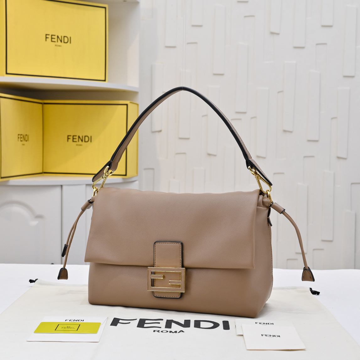 フェンディ「Fendi」バッグ ハンドバッグ