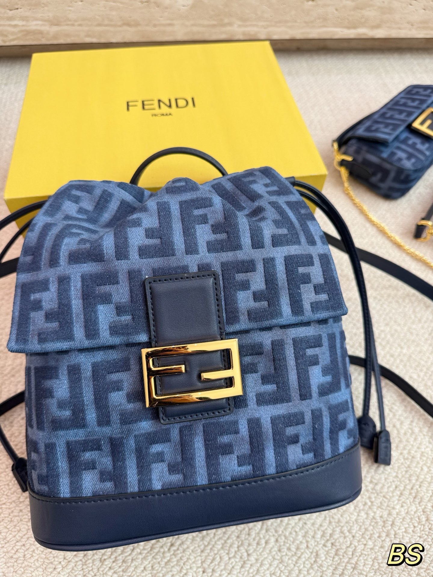 フェンディ「Fendi」バッグ リュック