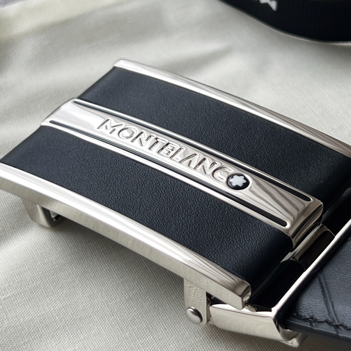 モンブラン「Montblanc」ベルト 黒と茶色の両面レザーベルト