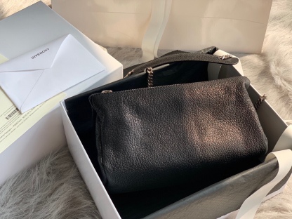 ジバンシィ「Givenchy」バッグ レディース おしゃれ ショルダーバッグ