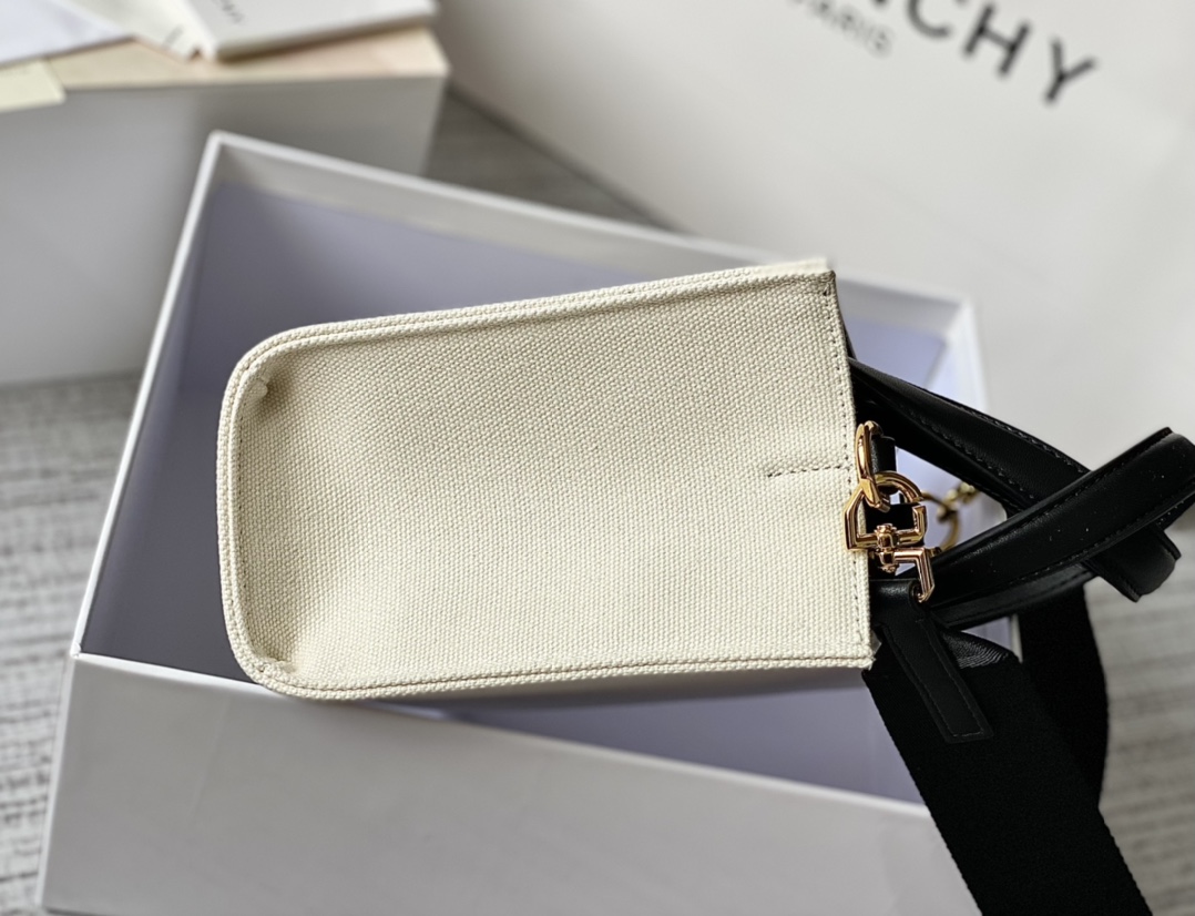 ジバンシィ「Givenchy」バッグ レディース おしゃれ ショルダーバッグ