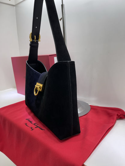 フェラガモ「Ferragamo」バッグ レディース おしゃれ ショルダーバッグ