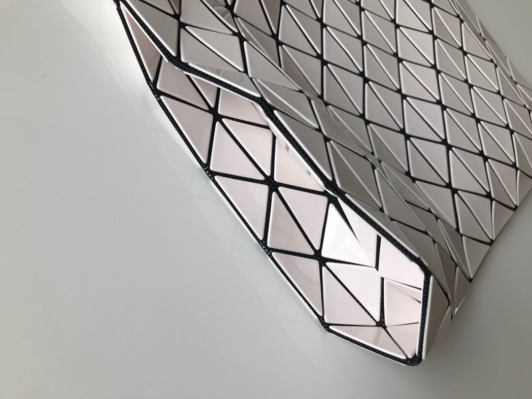 イッセイミヤケ「Issey Miyake」バッグ レディース おしゃれ ショルダーバッグ