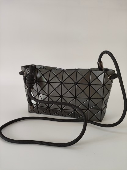 イッセイミヤケ「Issey Miyake」バッグ レディース おしゃれ ショルダーバッグ