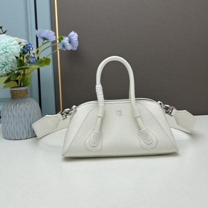 ジバンシィ「Givenchy」バッグ レディース おしゃれ ショルダーバッグ