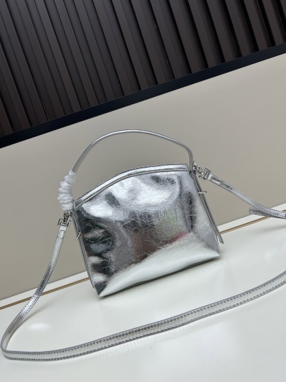 ジバンシィ「Givenchy」バッグ レディース おしゃれ ショルダーバッグ