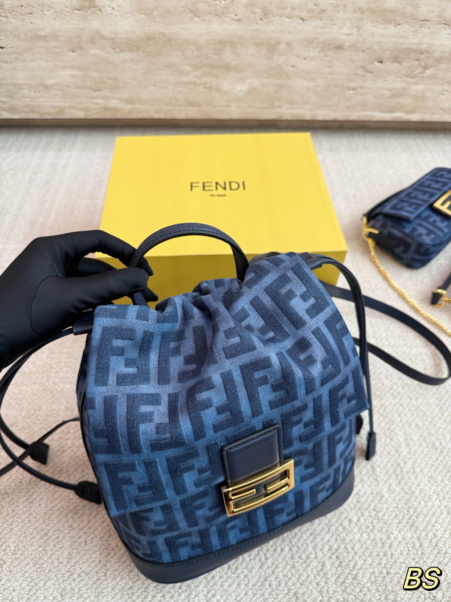 フェンディ「Fendi」バッグ リュック