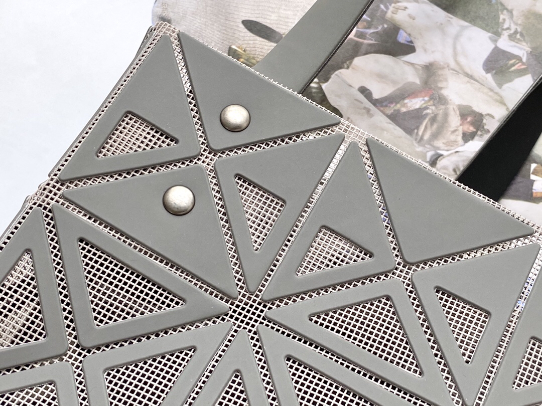 イッセイミヤケ「Issey Miyake」バッグ レディース おしゃれ ショルダーバッグ