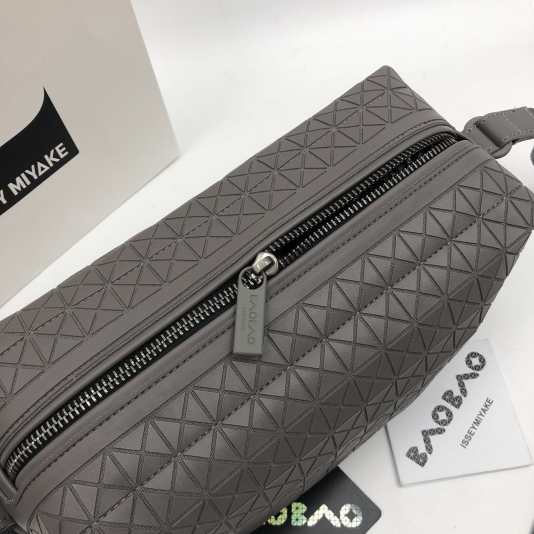 イッセイミヤケ「Issey Miyake」バッグ レディース おしゃれ ショルダーバッグ