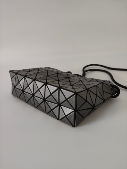 イッセイミヤケ「Issey Miyake」バッグ レディース おしゃれ ショルダーバッグ