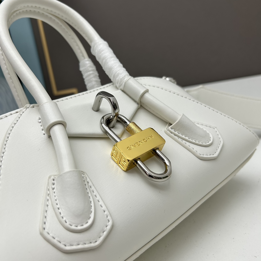 ジバンシィ「Givenchy」バッグ レディース おしゃれ ショルダーバッグ