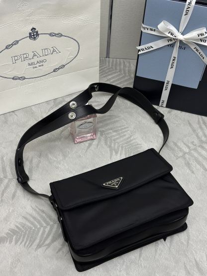 プラダ「Prada」バッグ メンズバッグ