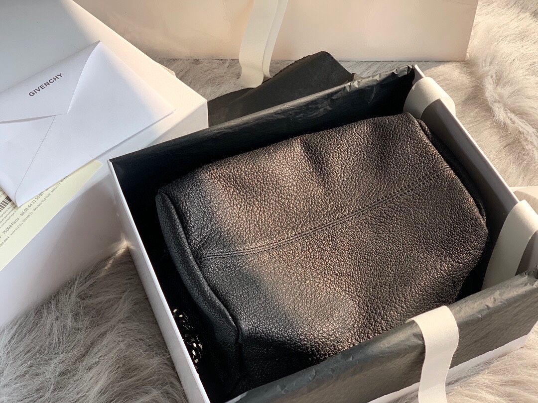 ジバンシィ「Givenchy」バッグ レディース おしゃれ ショルダーバッグ