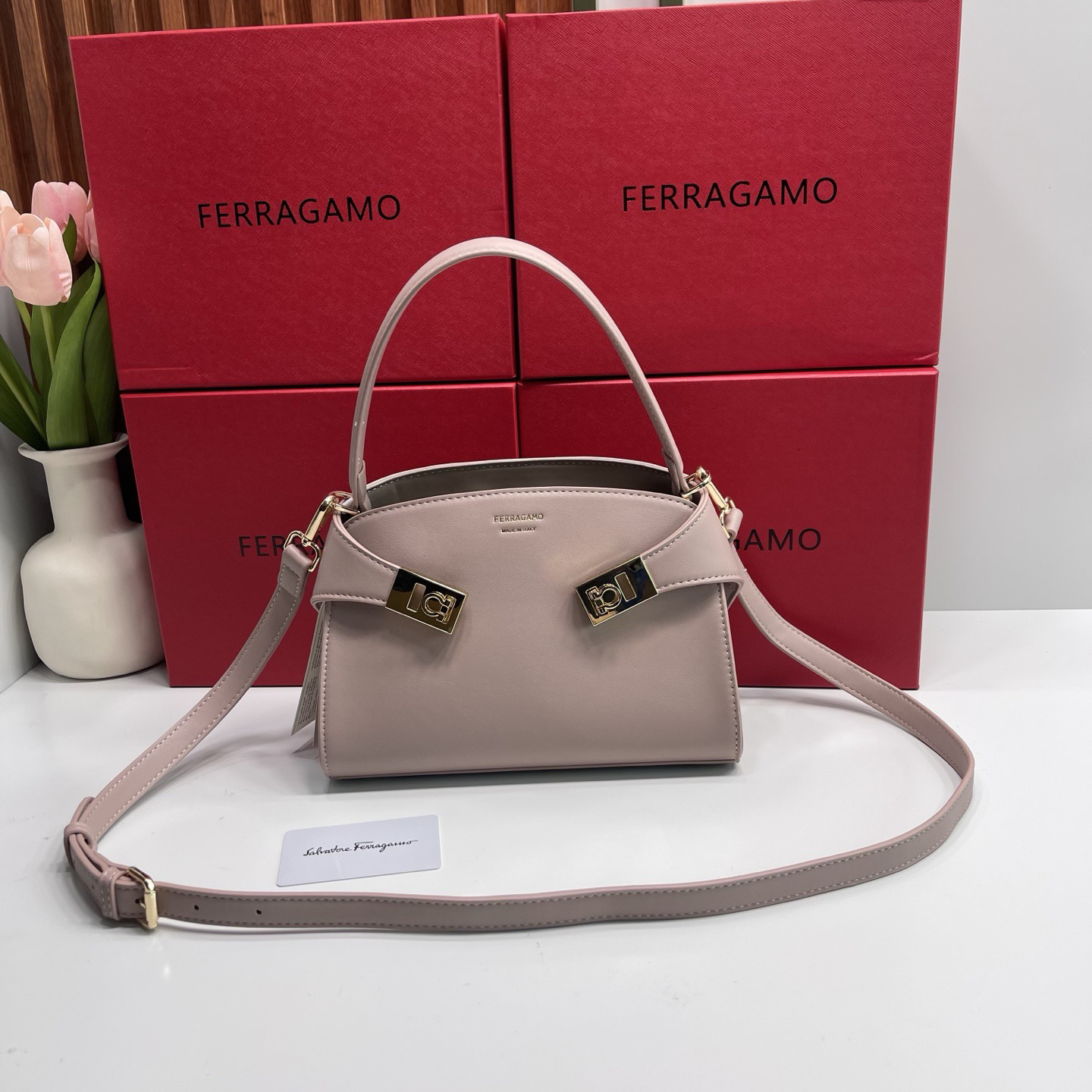 フェラガモ「Ferragamo」バッグ レディース おしゃれ ショルダーバッグ