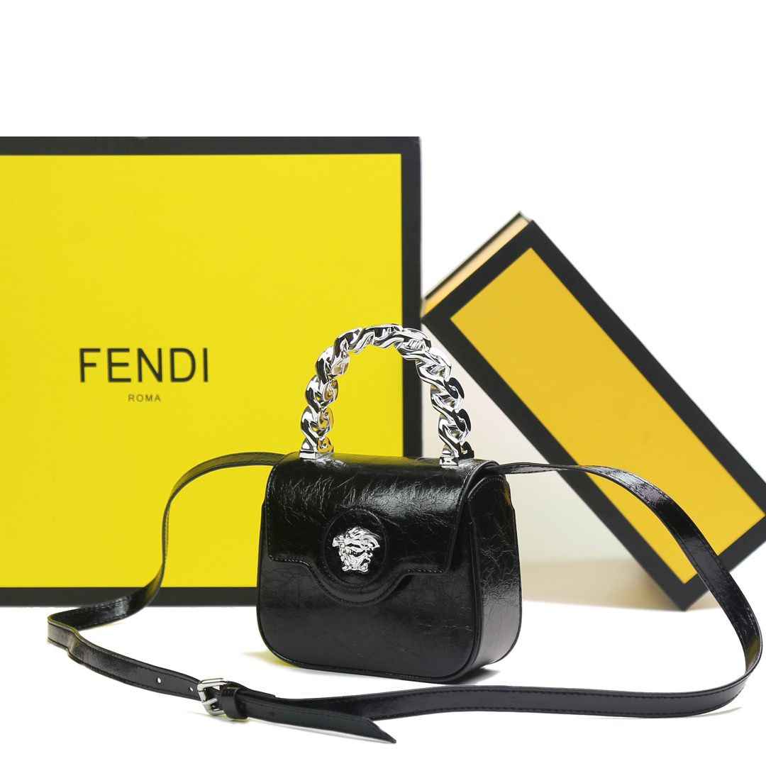 フェンディ「Fendi」バッグ ハンドバッグ