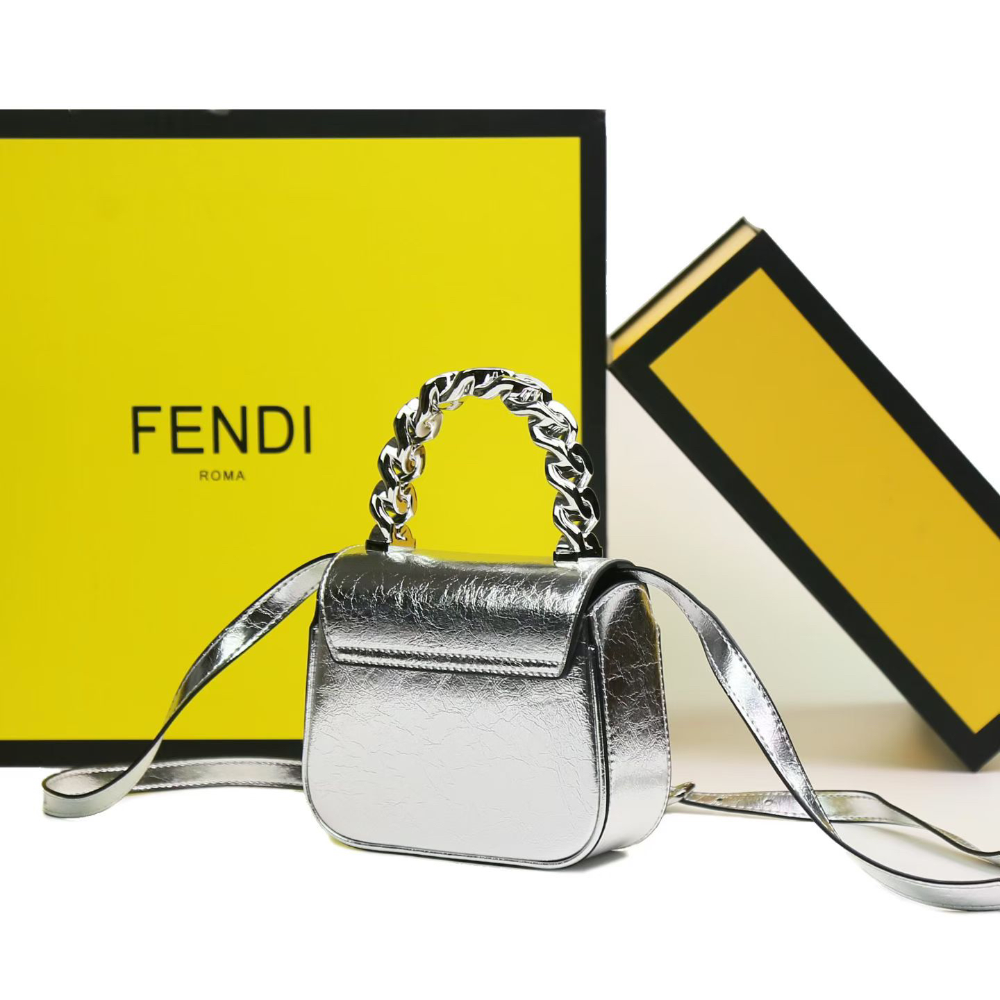 フェンディ「Fendi」バッグ ハンドバッグ