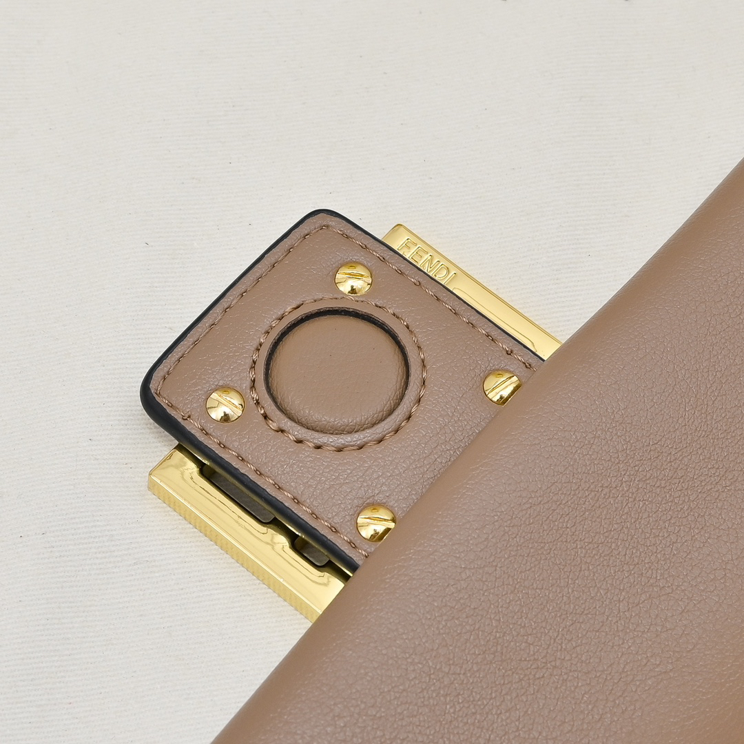 フェンディ「Fendi」バッグ ハンドバッグ