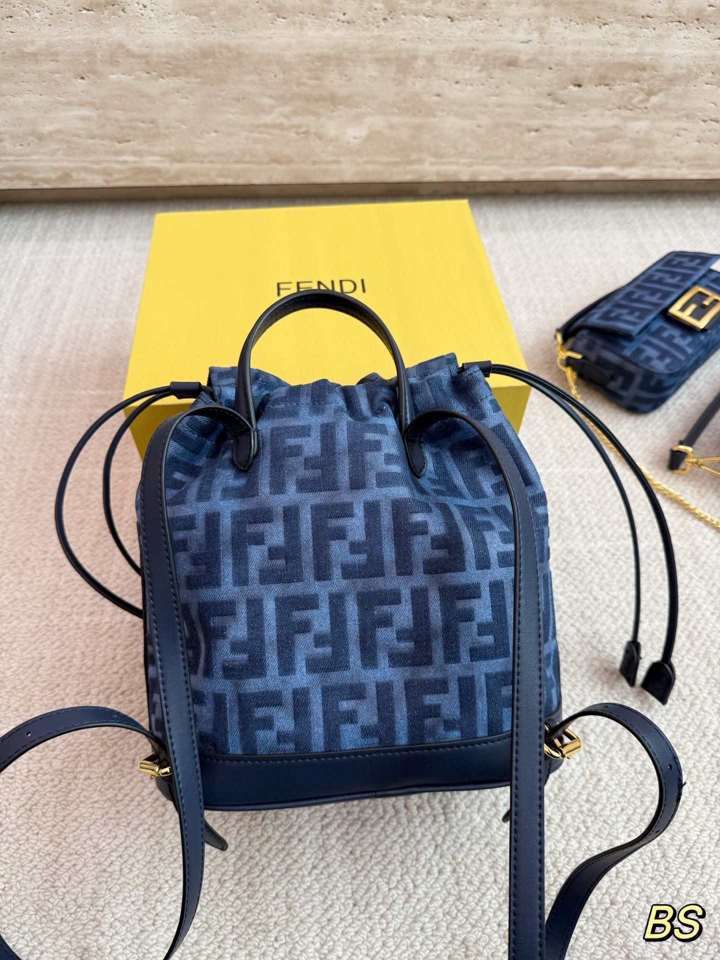 フェンディ「Fendi」バッグ リュック