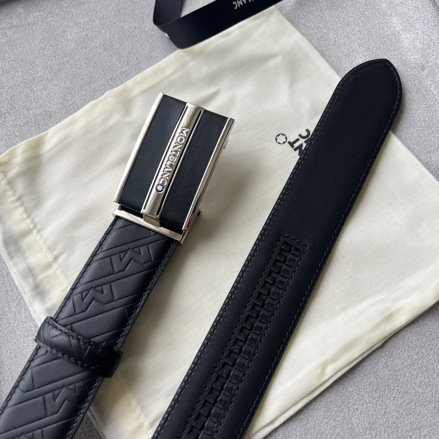 モンブラン「Montblanc」ベルト 黒と茶色の両面レザーベルト