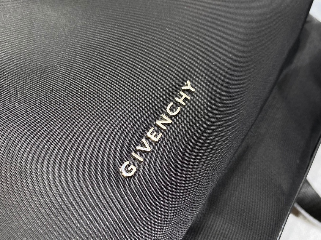 ジバンシィ「Givenchy」バッグ おしゃれなメンズリュックサック