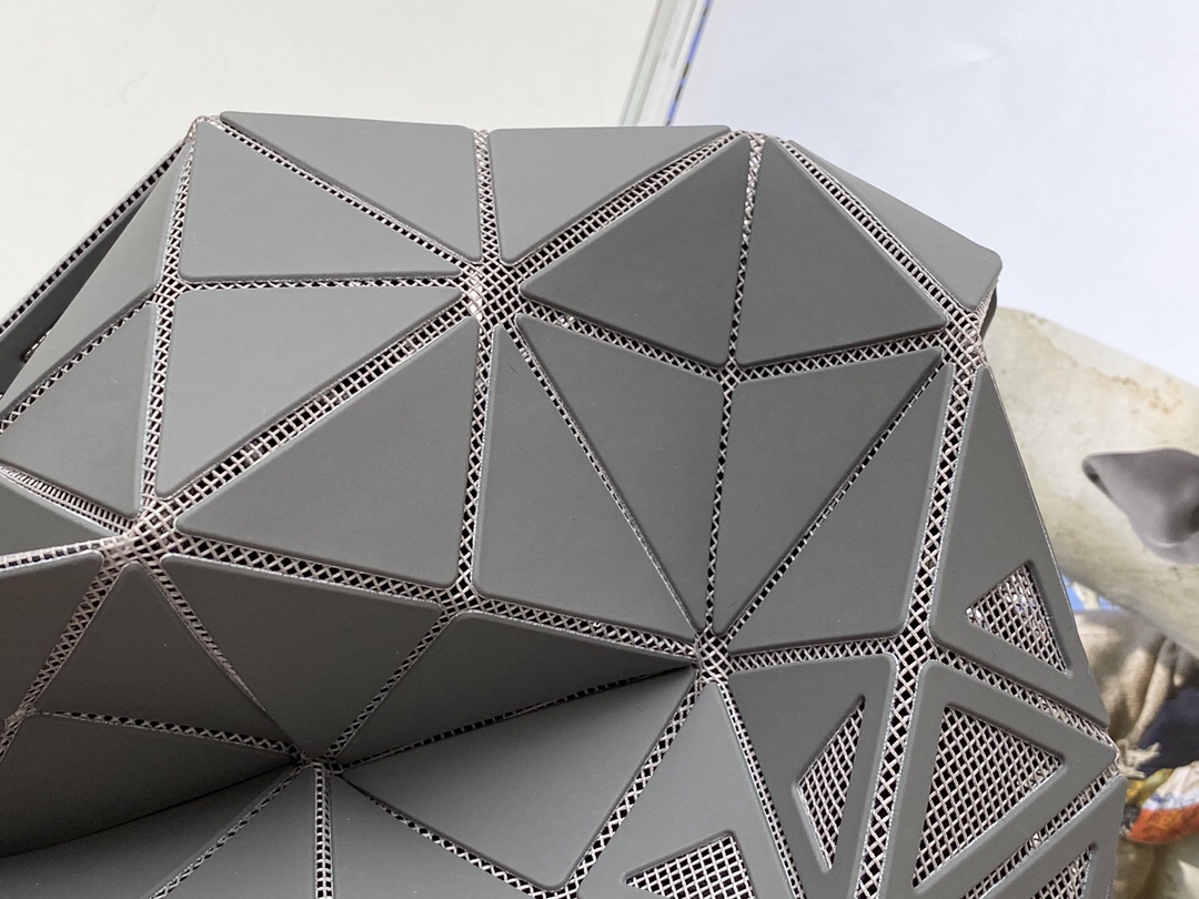 イッセイミヤケ「Issey Miyake」バッグ レディース おしゃれ ショルダーバッグ