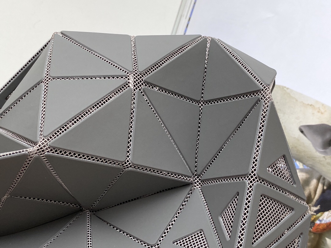 イッセイミヤケ「Issey Miyake」バッグ レディース おしゃれ ショルダーバッグ