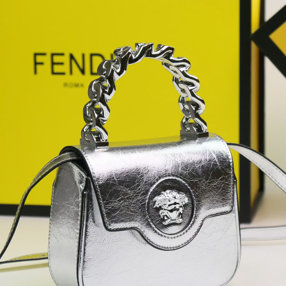 フェンディ「Fendi」バッグ ハンドバッグ