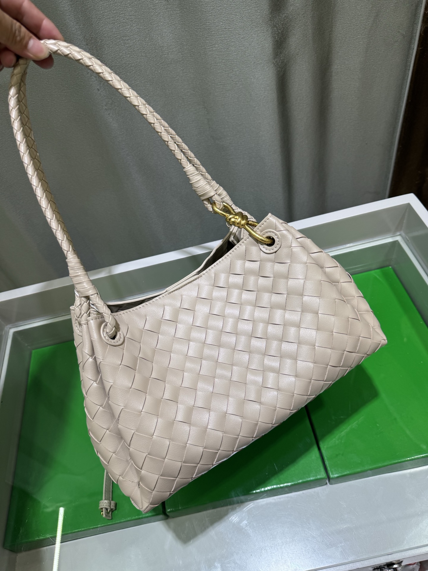 ボッテガ ヴェネタ「Bottega Veneta」バッグ レディース おしゃれ ショルダーバッグ