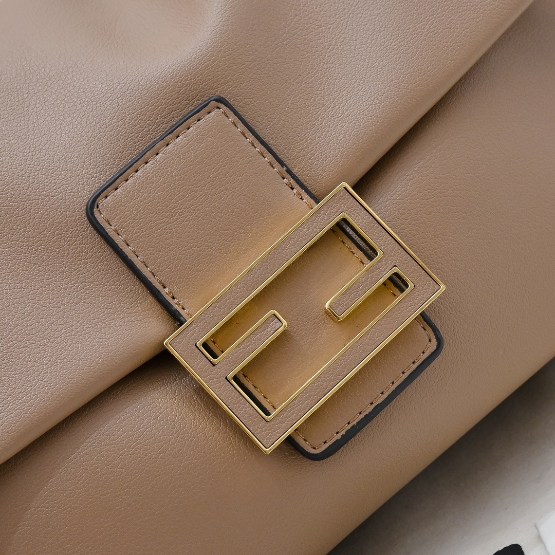 フェンディ「Fendi」バッグ ハンドバッグ