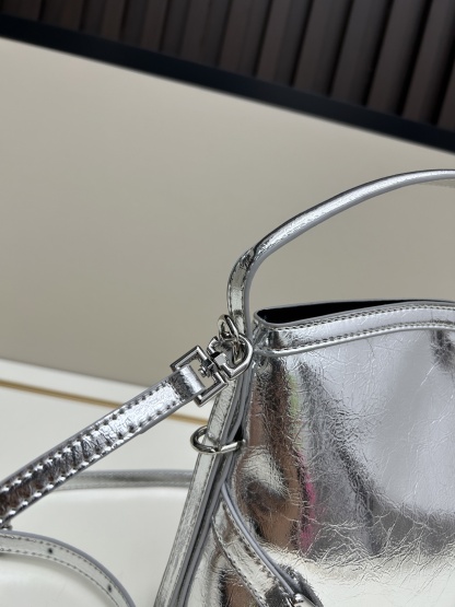 ジバンシィ「Givenchy」バッグ レディース おしゃれ ショルダーバッグ