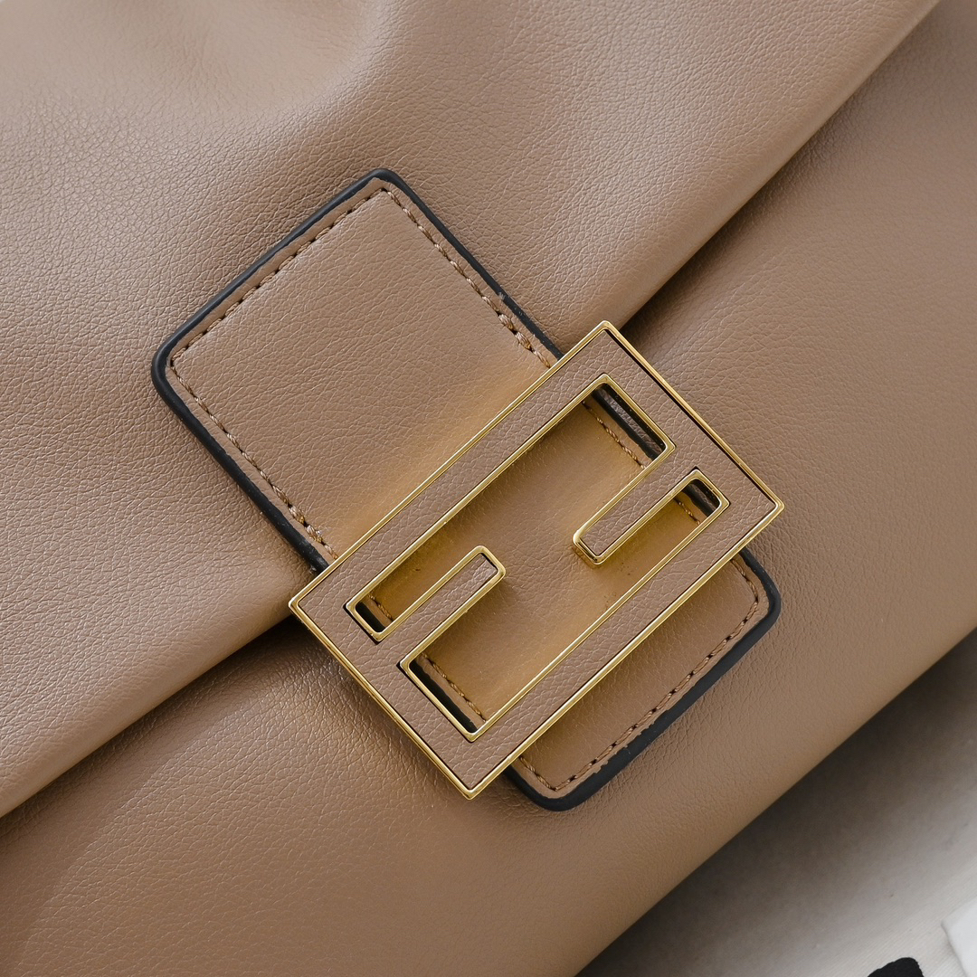 フェンディ「Fendi」バッグ ハンドバッグ