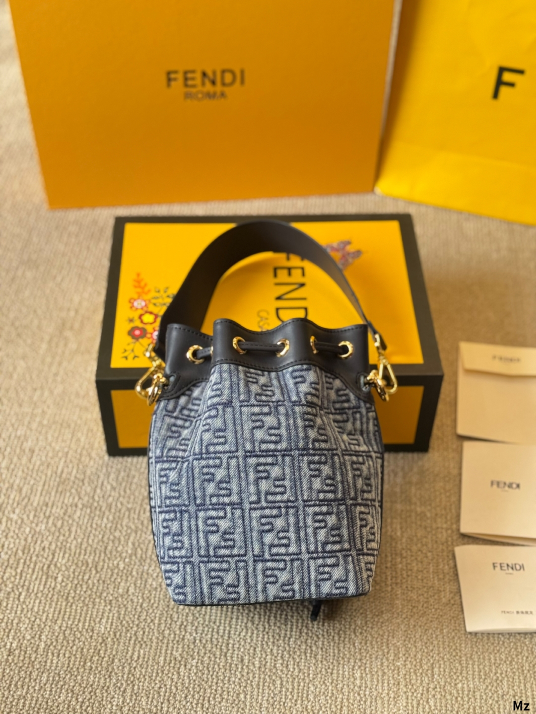 フェンディ「Fendi」バッグ クロスボディバッグ